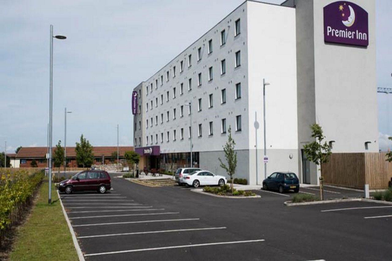 Premier Inn Aberdeen Airport - ไดซ์ ภายนอก รูปภาพ